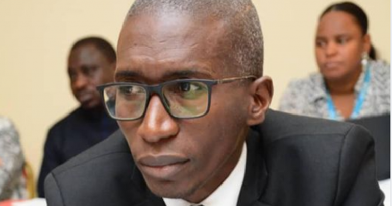 CNT : Dansa Kourouma vient de décider, en violation des article 57, 59 de la charte de la transition, du règlement intérieur du CNT à son article 22, de mettre sur place une commission Ad-Hoc de 11 membres