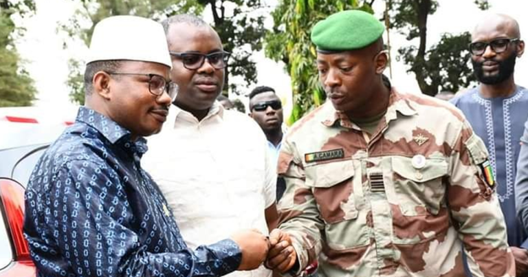 CNT/Guinée : remise officielle des véhicules aux conseillers nationaux