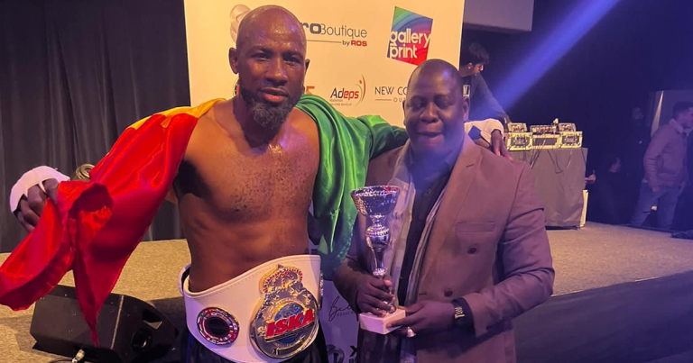 Boxe Thaïlandaise : le guinéen Mamoudou Keita dompte le Français Steve et conserve son titre de champion international ISKA