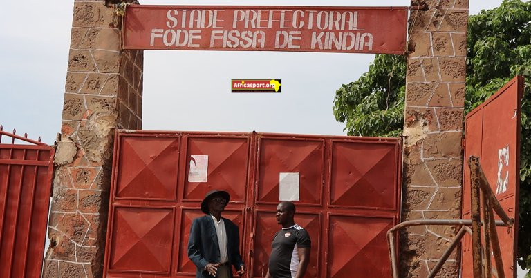 Stade de Kindia : «M. KPC avait promis d&rsquo;achever entièrement les travaux, mais on se demande pourquoi l&rsquo;interruption ?»