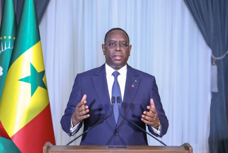 Macky Sall met sa dignité au-dessus d’un 3ème mandat : « je salue avec fierté sa décision courageuse »