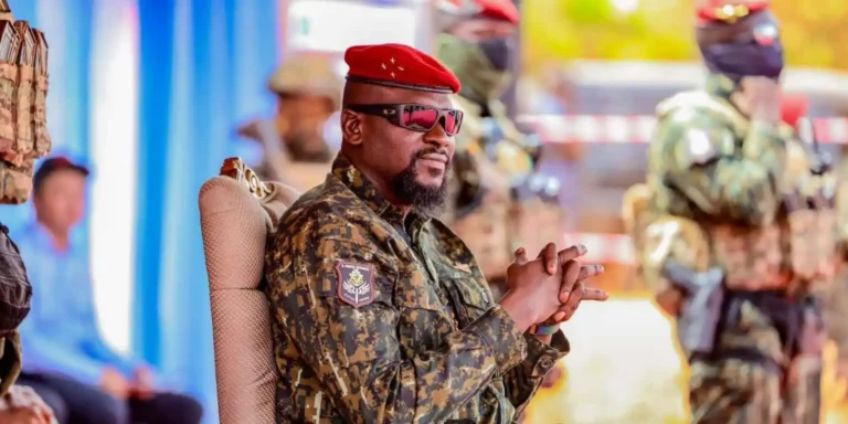 Éventuelle candidature de Mamadi Doumbouya : des « émissaires » du Général Amara Camara à N’zérékoré pour faire passer le message