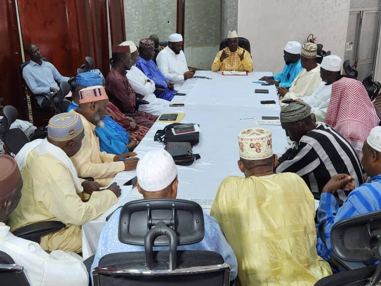 Confusion autour de la date de l&rsquo;Aïd El-Fitr en Guinée : le SGAR clarifie